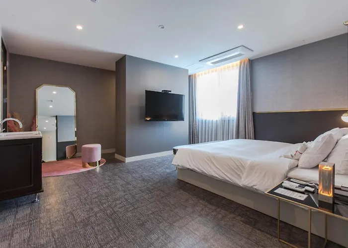 Browndot Business Seomyeon Hotel